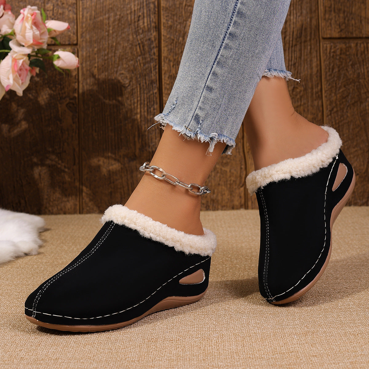 Liva™ – Warme Gefleeceerde Slip-On Comfort Sandalen