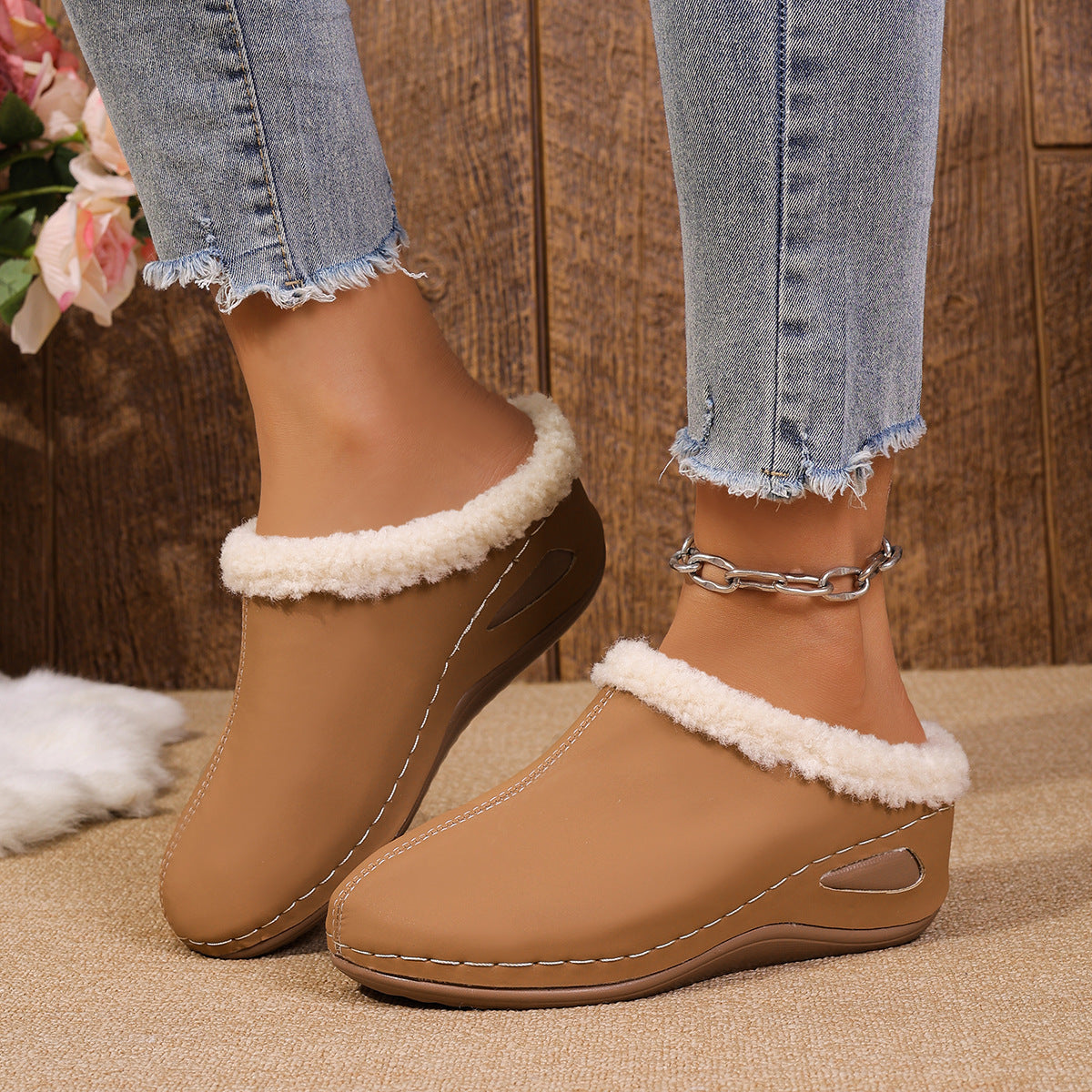Liva™ – Warme Gefleeceerde Slip-On Comfort Sandalen