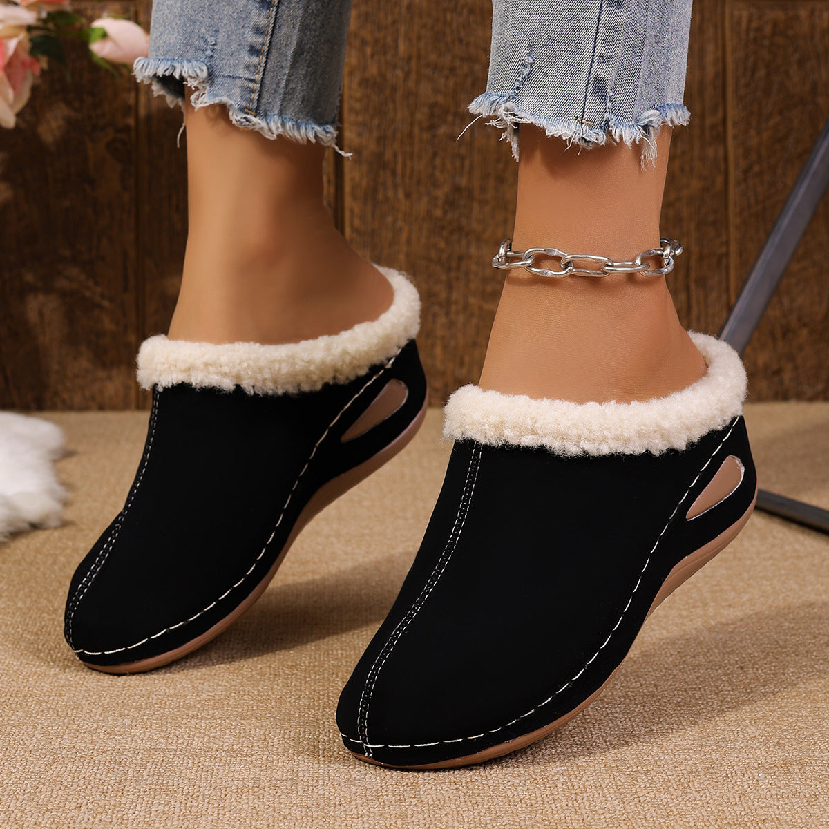 Liva™ – Warme Gefleeceerde Slip-On Comfort Sandalen